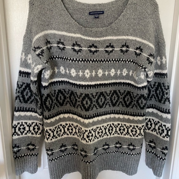 American Eagle sweater - Picture 1 of 3